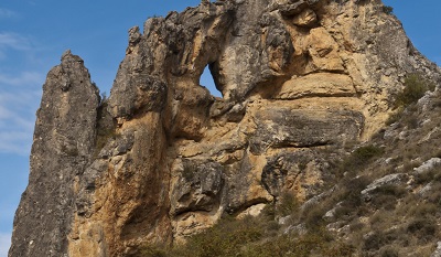 El Barranco del Río Dulce, la tierra y el agua en perfecta armonía. El Barranco del Río Dulce, la tierra y el agua en perfecta armonía.